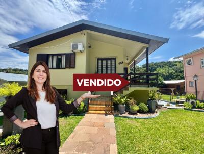 Casa para Venda, em Garibaldi, bairro Simonaggio, 4 dormit�rios, 2 banheiros, 2 vagas